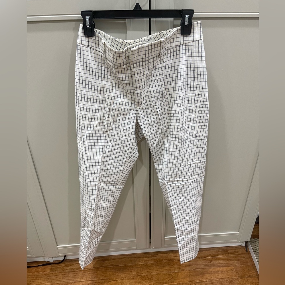Club Monaco Checkered Skirt in Cream and Navy